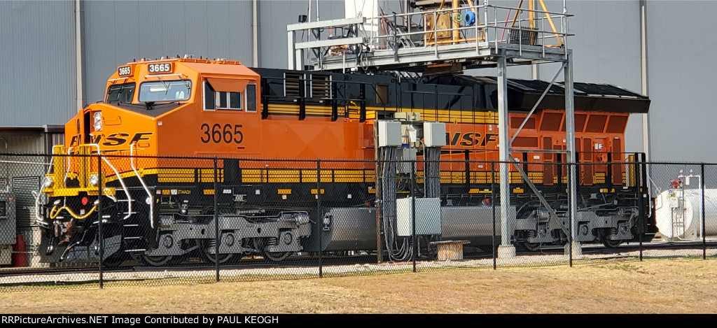 Zoomed In Shot of A Very Brand New ET44ACH BNSF 3665 As She Gets Her Emissions Tested.